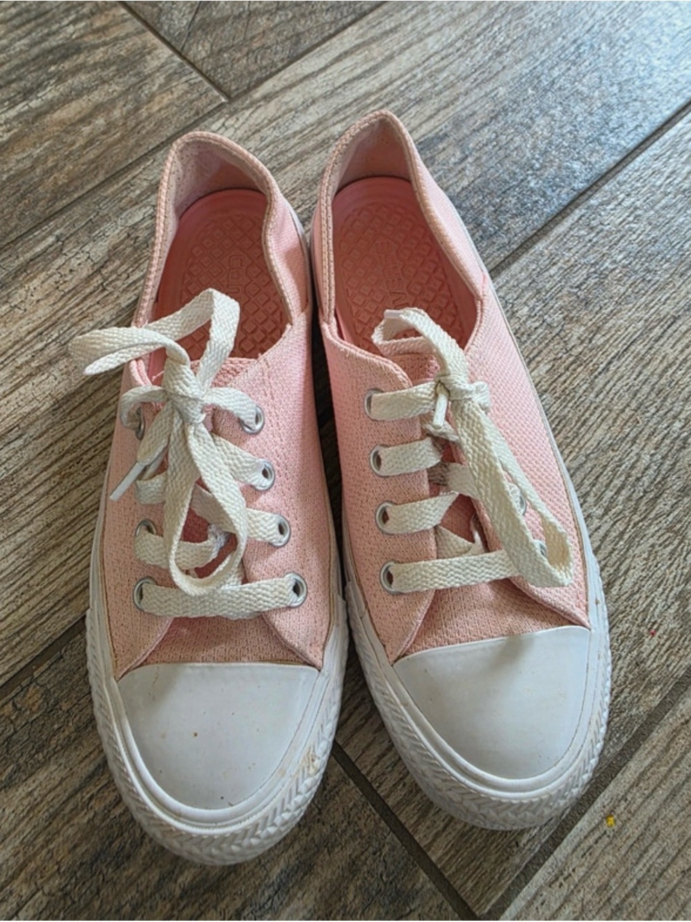 Converse Pink Canvas Low-Top Lace Sneakers - NWOT